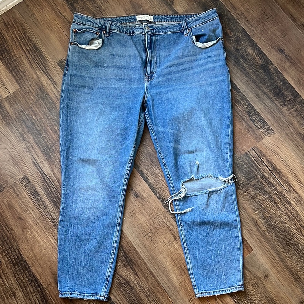 A&F Curve Love Jeans